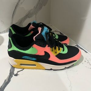 Nike Air Max ‘90 Neon size 9